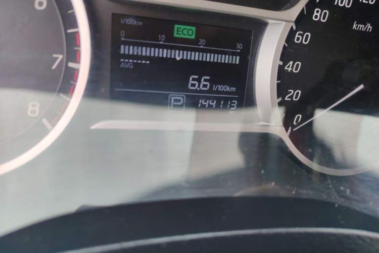 Used Nissan Lannia 2016 1.6L CVT Smart Cool Edition Odometer Close Up