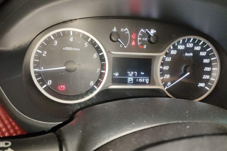 Used Nissan Lannia 2016 1.6L CVT Smart Cool Edition Odometer Close Up