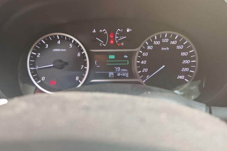 Used Nissan Lannia 2016 1.6L CVT Smart Cool Edition Odometer Close Up