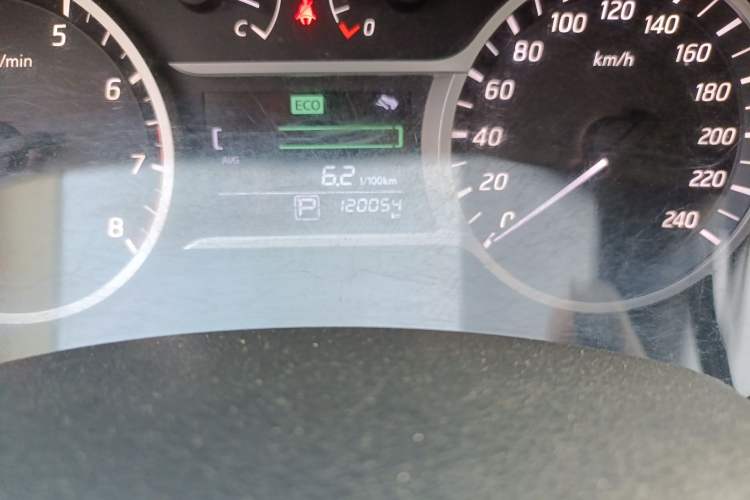 Used Nissan Lannia 2016 1.6L CVT Smart Cool Edition Odometer Close Up