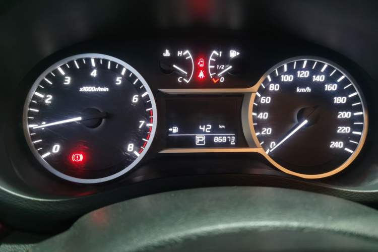 Used Nissan Lannia 2016 1.6L CVT Smart Cool Edition Odometer Close Up