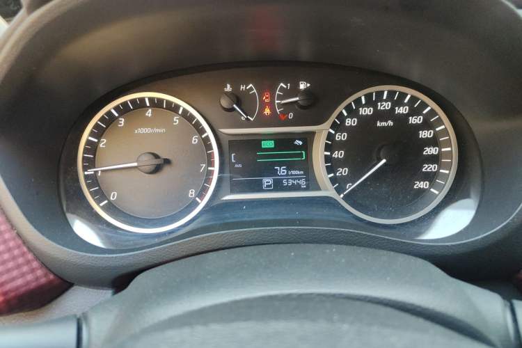 Used Nissan Lannia 2016 1.6L CVT Smart Cool Edition Odometer Close Up