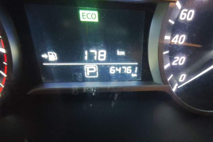 Used Nissan Lannia 2016 1.6L CVT Smart Cool Edition Odometer Close Up