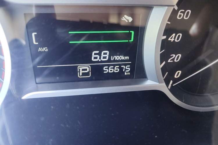 Used Nissan Lannia 2016 1.6L CVT Smart Cool Edition Odometer Close Up