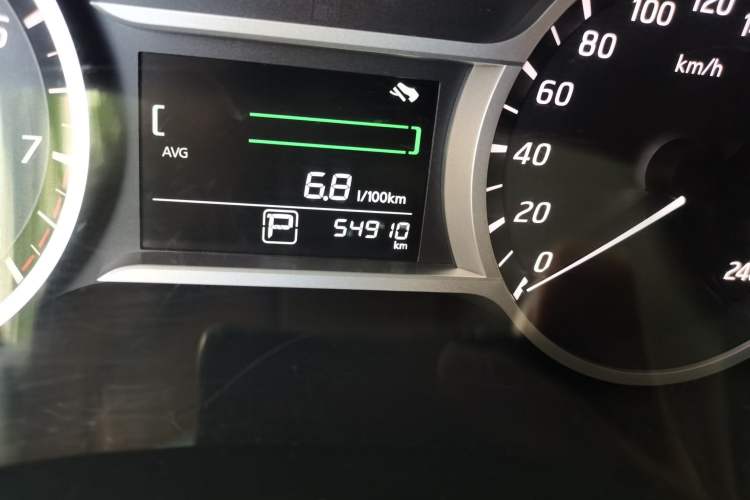Used Nissan Lannia 2016 1.6L CVT Smart Cool Edition Odometer Close Up