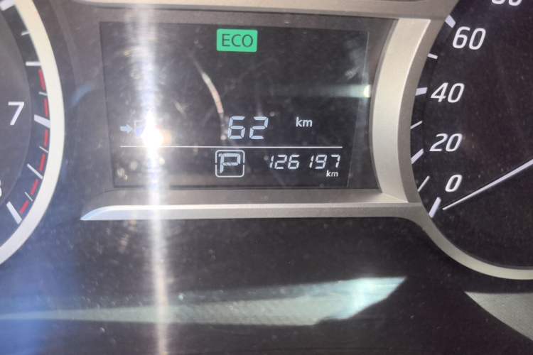 Used Nissan Lannia 2016 1.6L CVT Smart Cool Edition Odometer Close Up