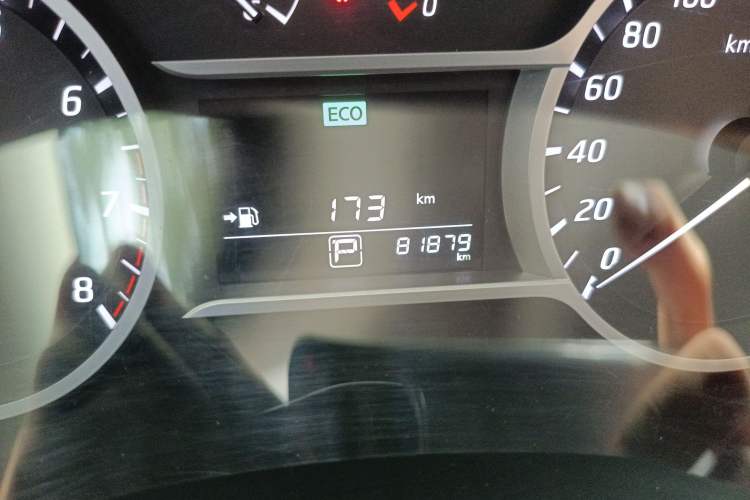 Used Nissan Lannia 2016 1.6L CVT Cool Edition Odometer Close Up