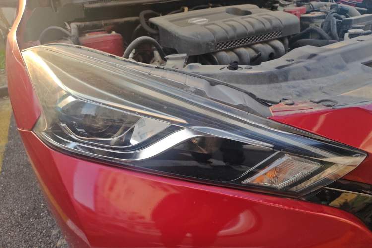 Used Nissan Lannia 2016 1.6L CVT Smart Cool Edition Right Front Headlight