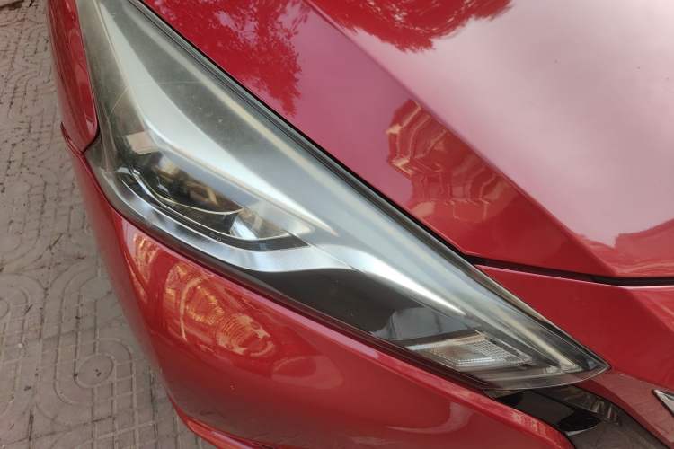 Used Nissan Lannia 2016 1.6L CVT Smart Cool Edition Right Front Headlight