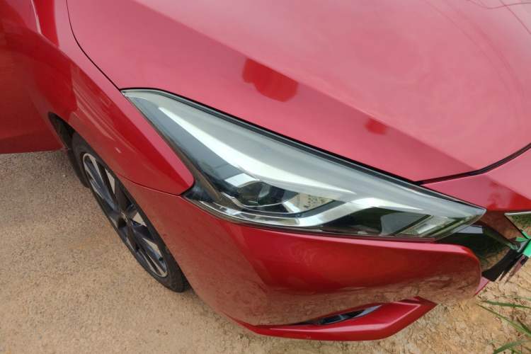 Used Nissan Lannia 2016 1.6L CVT Smart Cool Edition Right Front Headlight