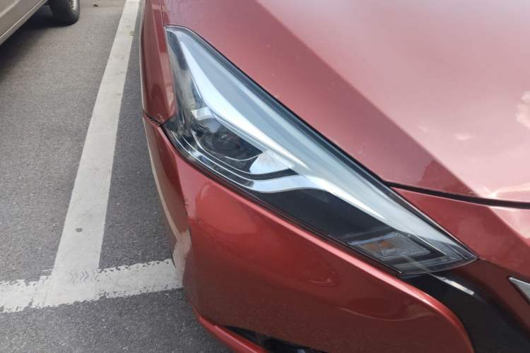 Used Nissan Lannia 2016 1.6L CVT Cool Edition Right Front Headlight