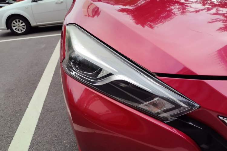 Used Nissan Lannia 2016 1.6L CVT Smart Cool Edition Right Front Headlight