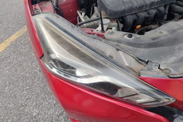 Used Nissan Lannia 2016 1.6L CVT Smart Cool Edition Right Front Headlight