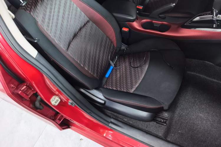Used Nissan Lannia 2016 1.6L CVT Cool Edition Right Front Seat