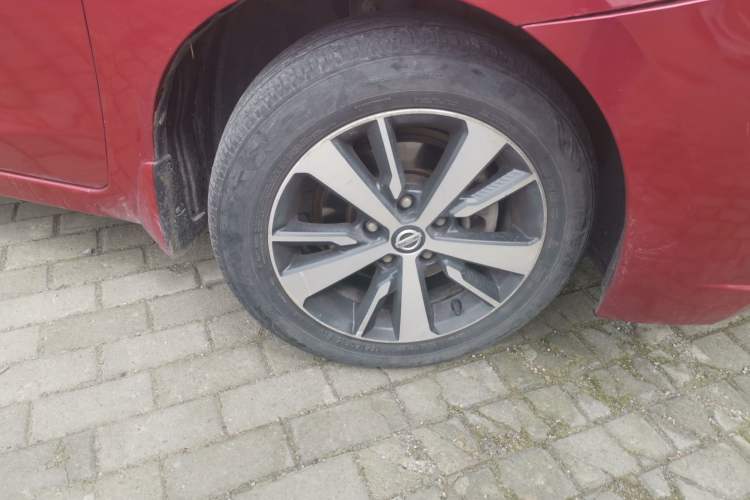 Used Nissan Lannia 2016 1.6L CVT Cool Edition Right Front Wheel Hub