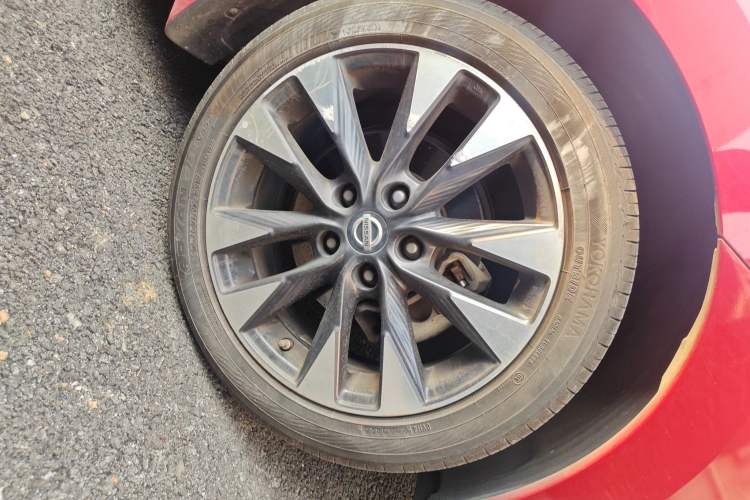 Used Nissan Lannia 2016 1.6L CVT Smart Cool Edition Right Front Wheel Hub