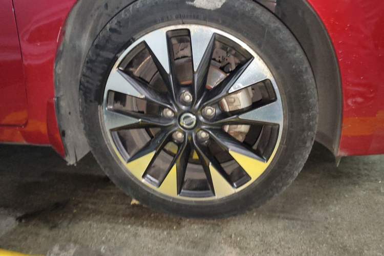 Used Nissan Lannia 2016 1.6L CVT Smart Cool Edition Right Front Wheel Hub