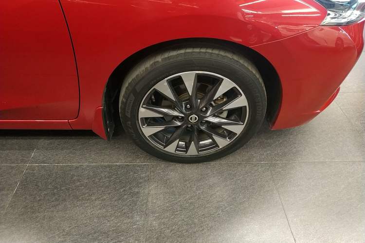 Used Nissan Lannia 2016 1.6L CVT Smart Cool Edition Right Front Wheel Hub