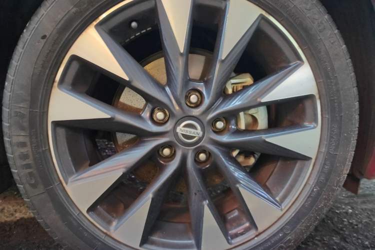 Used Nissan Lannia 2016 1.6L CVT Smart Cool Edition Right Front Wheel Hub