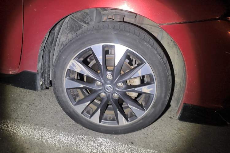 Used Nissan Lannia 2016 1.6L CVT Smart Cool Edition Right Front Wheel Hub