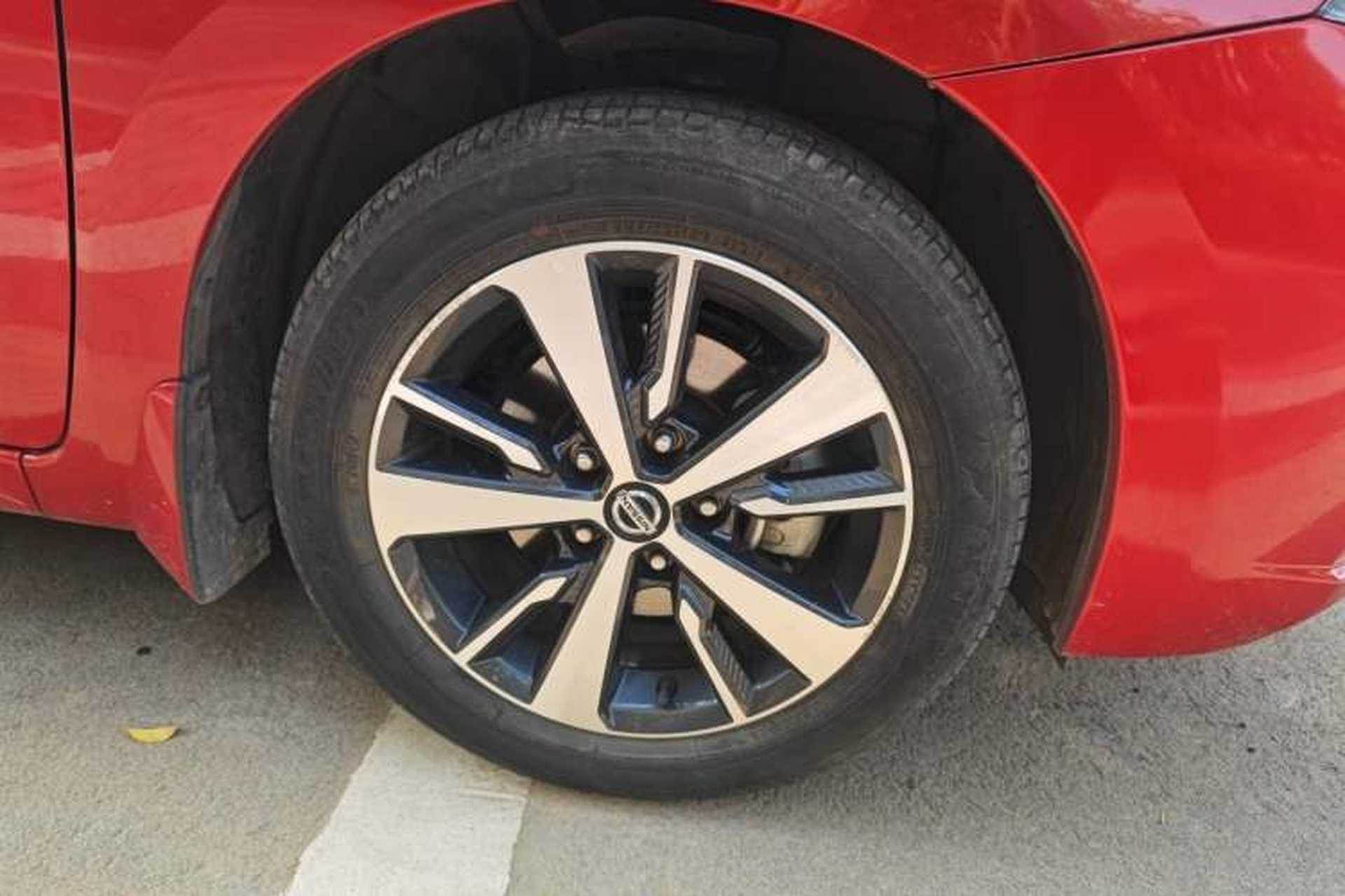 Used Nissan Lannia 2016 1.6L Manual Cool Edition Right Front Wheel Hub