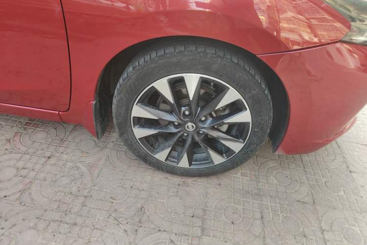 Used Nissan Lannia 2016 1.6L CVT Smart Cool Edition Right Front Wheel Hub