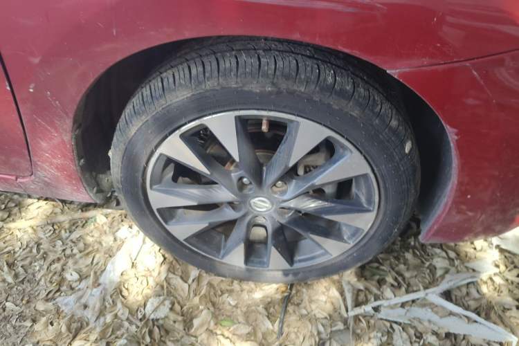 Used Nissan Lannia 2016 1.6L CVT Smart Cool Edition Right Front Wheel Hub