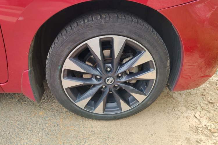 Used Nissan Lannia 2016 1.6L CVT Smart Cool Edition Right Front Wheel Hub
