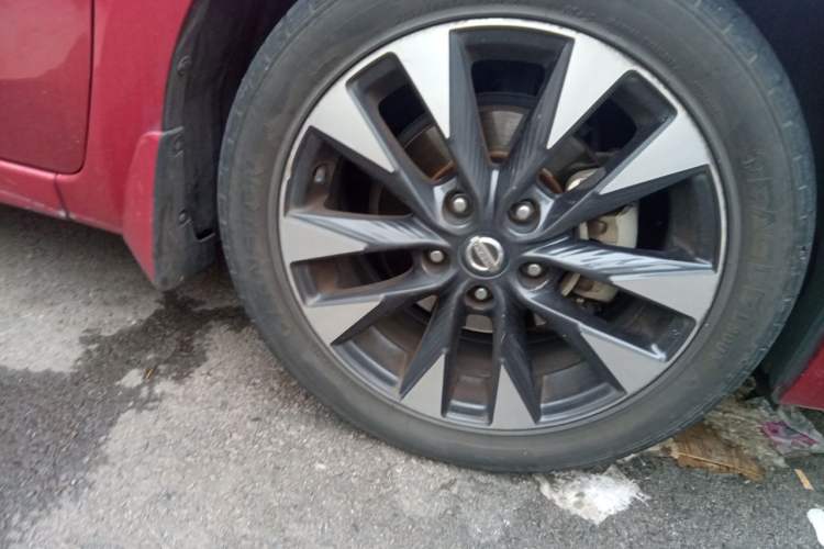 Used Nissan Lannia 2016 1.6L CVT Smart Cool Edition Right Front Wheel Hub