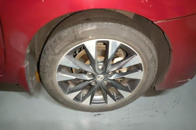 Used Nissan Lannia 2016 1.6L CVT Smart Cool Edition Right Front Wheel Hub