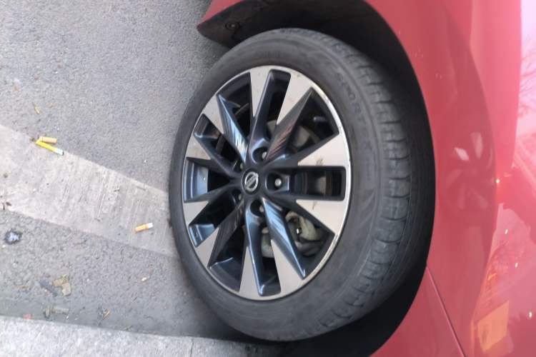Used Nissan Lannia 2016 1.6L CVT Smart Cool Edition Right Front Wheel Hub