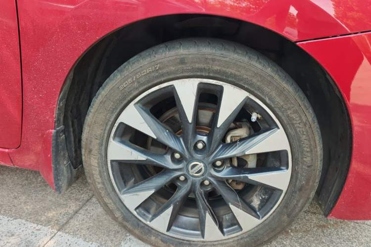 Used Nissan Lannia 2016 1.6L CVT Smart Cool Edition Right Front Wheel Hub