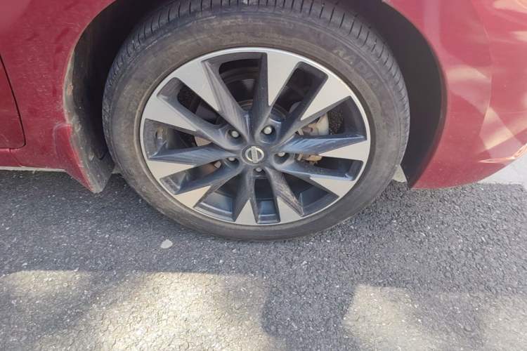 Used Nissan Lannia 2016 1.6L CVT Smart Cool Edition Right Front Wheel Hub