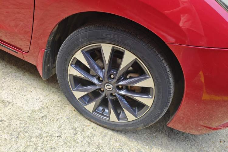 Used Nissan Lannia 2016 1.6L CVT Smart Cool Edition Right Front Wheel Hub