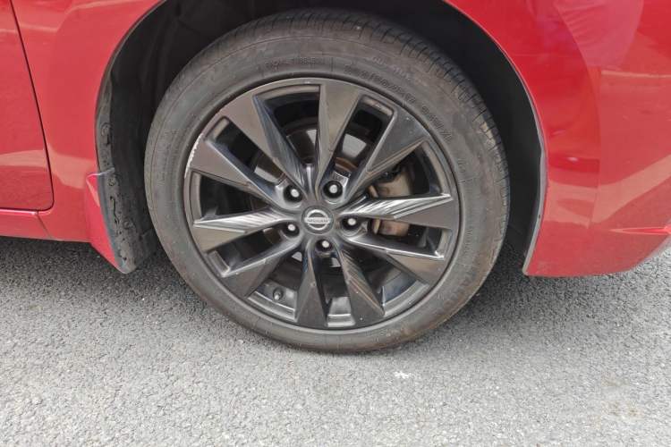 Used Nissan Lannia 2016 1.6L CVT Smart Cool Edition Right Front Wheel Hub