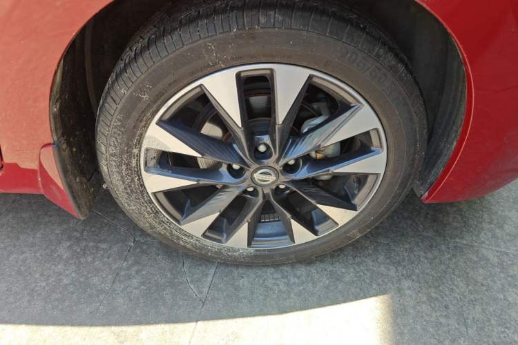 Used Nissan Lannia 2016 1.6L CVT Smart Cool Edition Right Front Wheel Hub