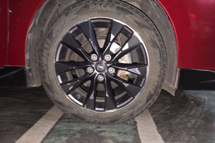 Used Nissan Lannia 2016 1.6L CVT Smart Cool Edition Right Front Wheel Hub