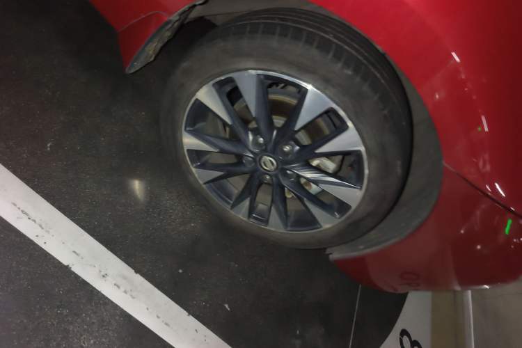 Used Nissan Lannia 2016 1.6L CVT Smart Cool Edition Right Front Wheel Hub