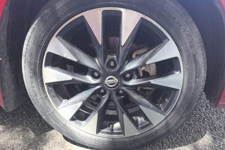 Used Nissan Lannia 2016 1.6L CVT Smart Cool Edition Right Front Wheel Hub