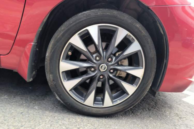 Used Nissan Lannia 2016 1.6L CVT Smart Cool Edition Right Front Wheel Hub