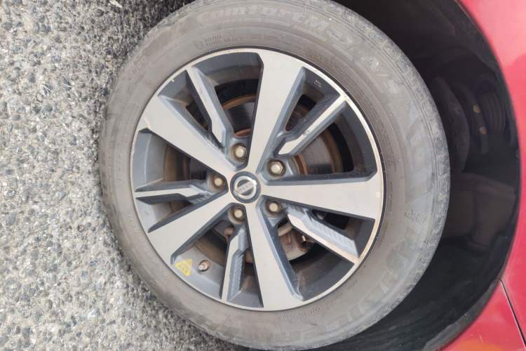 Used Nissan Lannia 2016 1.6L CVT Smart Cool Edition Right Front Wheel Hub