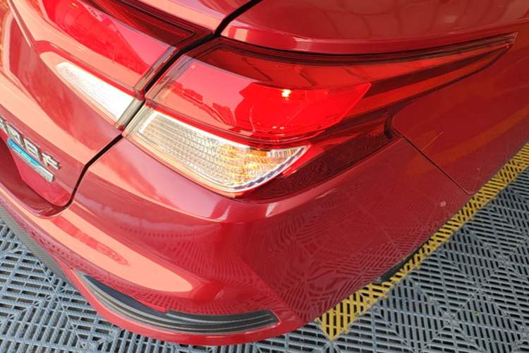 Used Nissan Lannia 2016 1.6L CVT Smart Cool Edition Right Rear Taillight