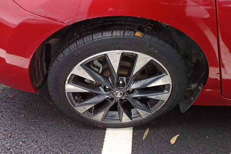 Used Nissan Lannia 2016 1.6L CVT Smart Cool Edition Right Rear Wheel Hub