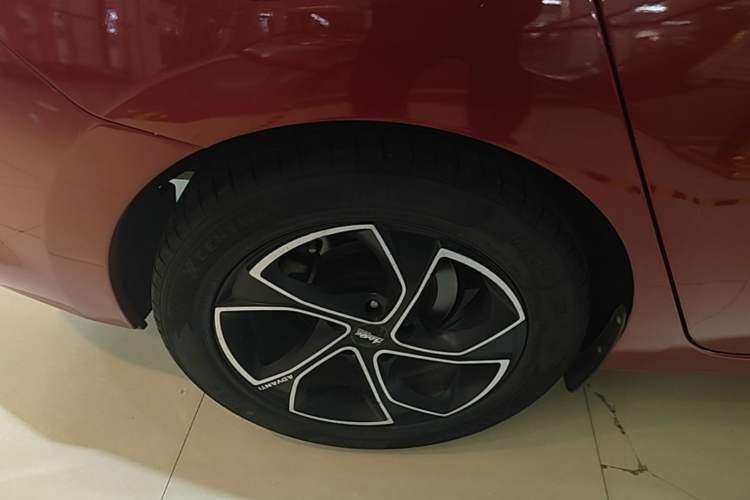 Used Nissan Lannia 2016 1.6L CVT Cool Edition Right Rear Wheel Hub