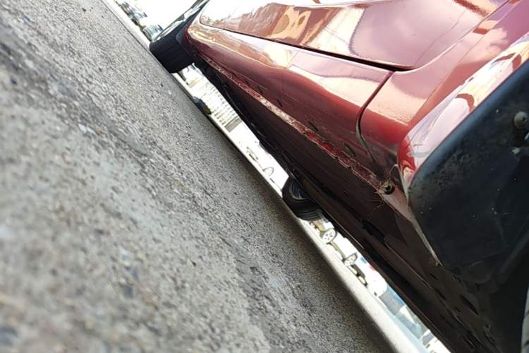 Used Nissan Lannia 2016 1.6L CVT Cool Edition Right Side Sill