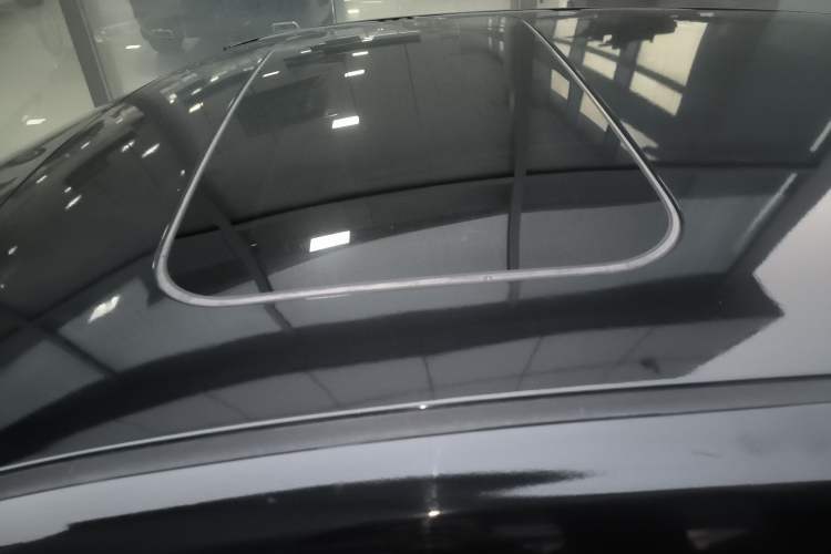 Used Nissan Lannia 2016 1.6L CVT High-Energy Version Roof