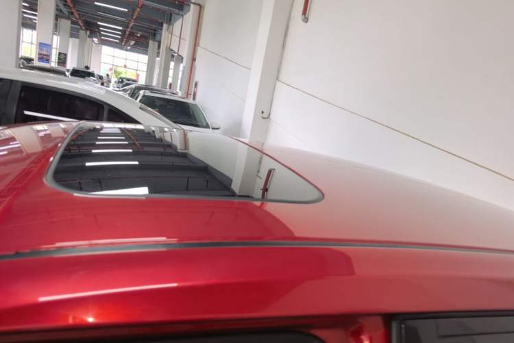 Used Nissan Lannia 2016 1.6L CVT Cool Edition Roof