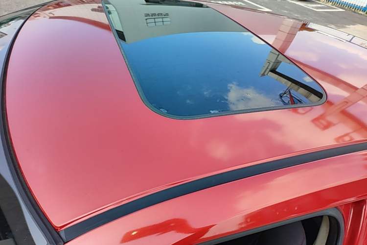 Used Nissan Lannia 2016 1.6L CVT Cool Edition Roof