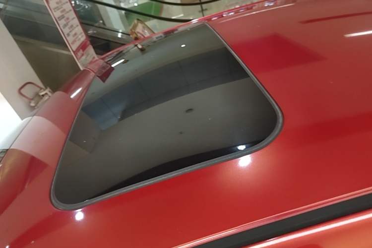 Used Nissan Lannia 2016 1.6L CVT Cool Edition Roof