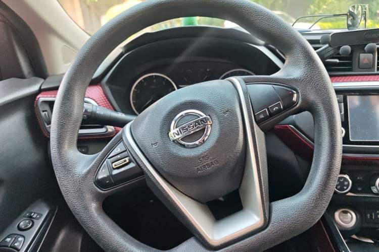 Used Nissan Lannia 2016 1.6L CVT Smart Cool Edition Steering Wheel